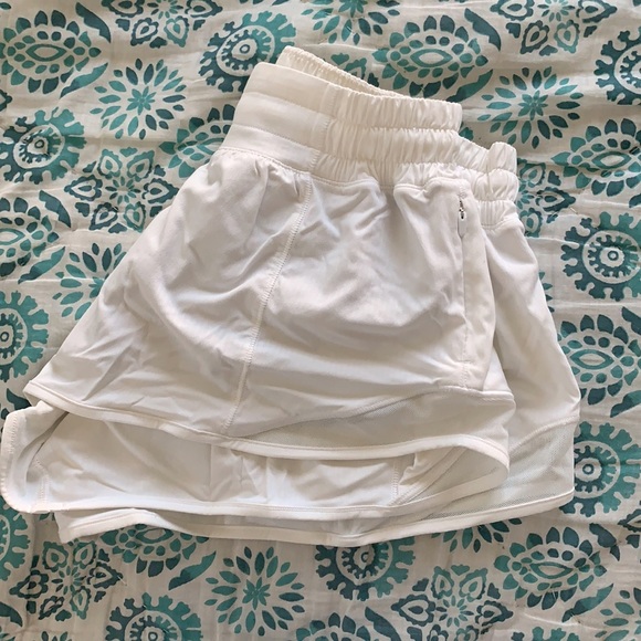 Lulu lemon shorts - Picture 4 of 4